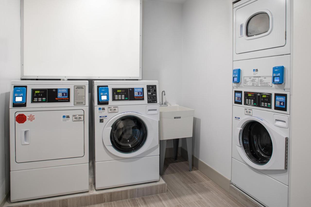 Holiday Inn Express & Suites Woodside Laguardia Airport New York Luaran gambar
